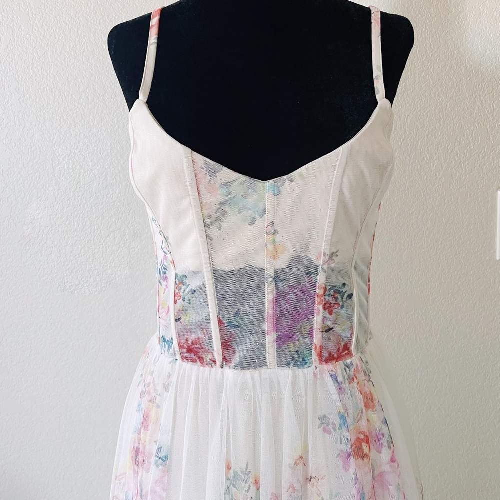 BCBGMazAzria Corset Detail Floral Gown - Picture 4 of 13